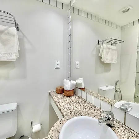 Aparthotel Lindo No Comfort A Poucos Passos Da Beira Mar 3*